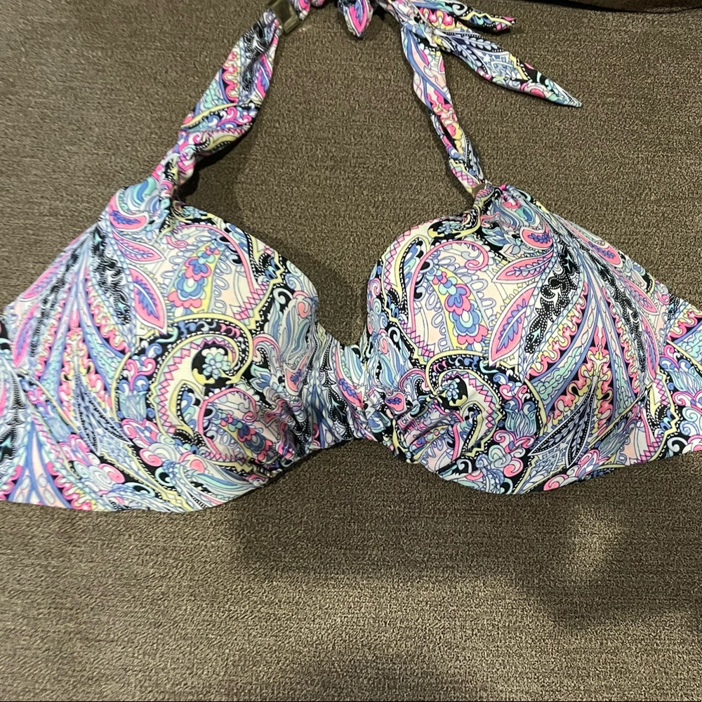 Victoria’s Secret Bikini Top 36D